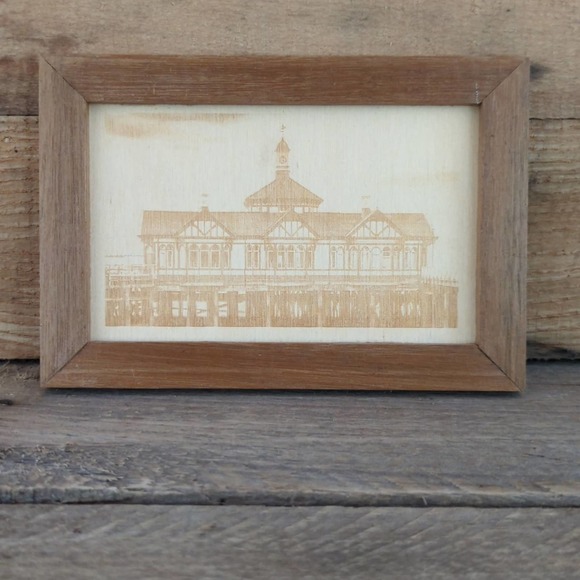 Vintage Wooden Scene of Dunoon Victorian Pier in Scotland - Picture 2 of 8